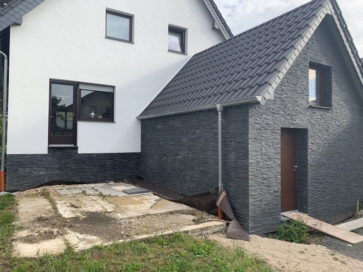 Bauunternehmung Gehlen - Sanierung, Fassade & Innenausbau - Exklusiver Bruchsteinlook für Ihre Fassade