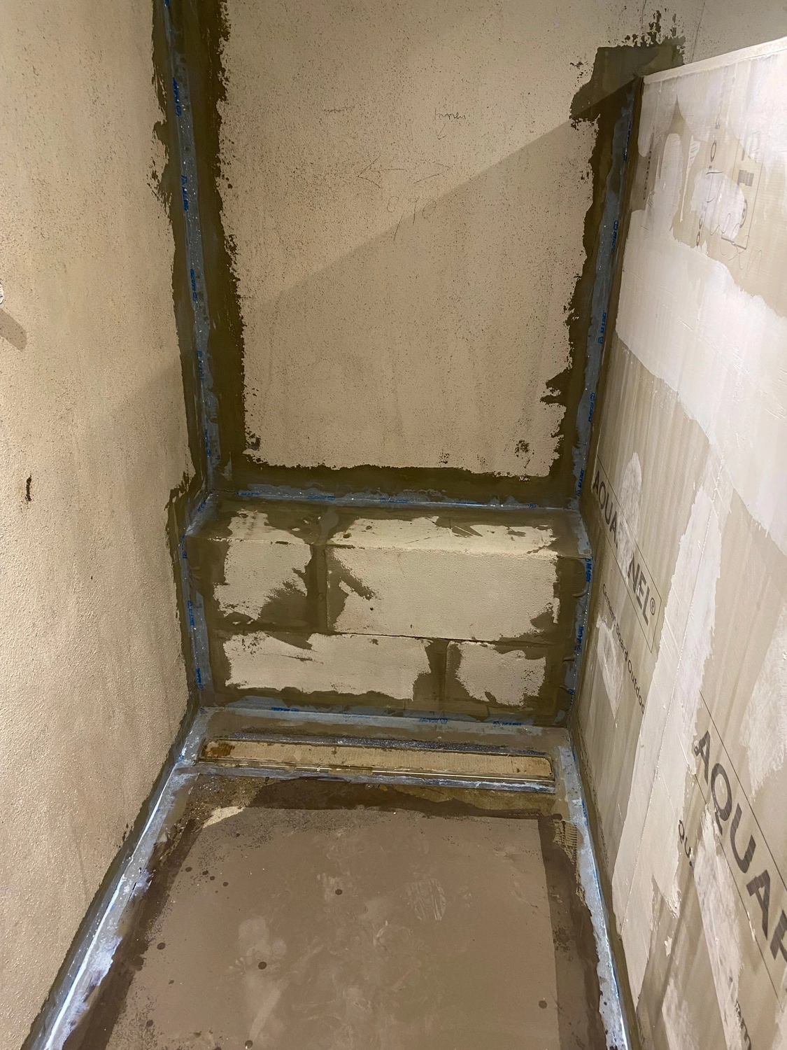 Bauunternehmung Gehlen - Sanierung, Fassade & Innenausbau - Trockenbau & Innenputz