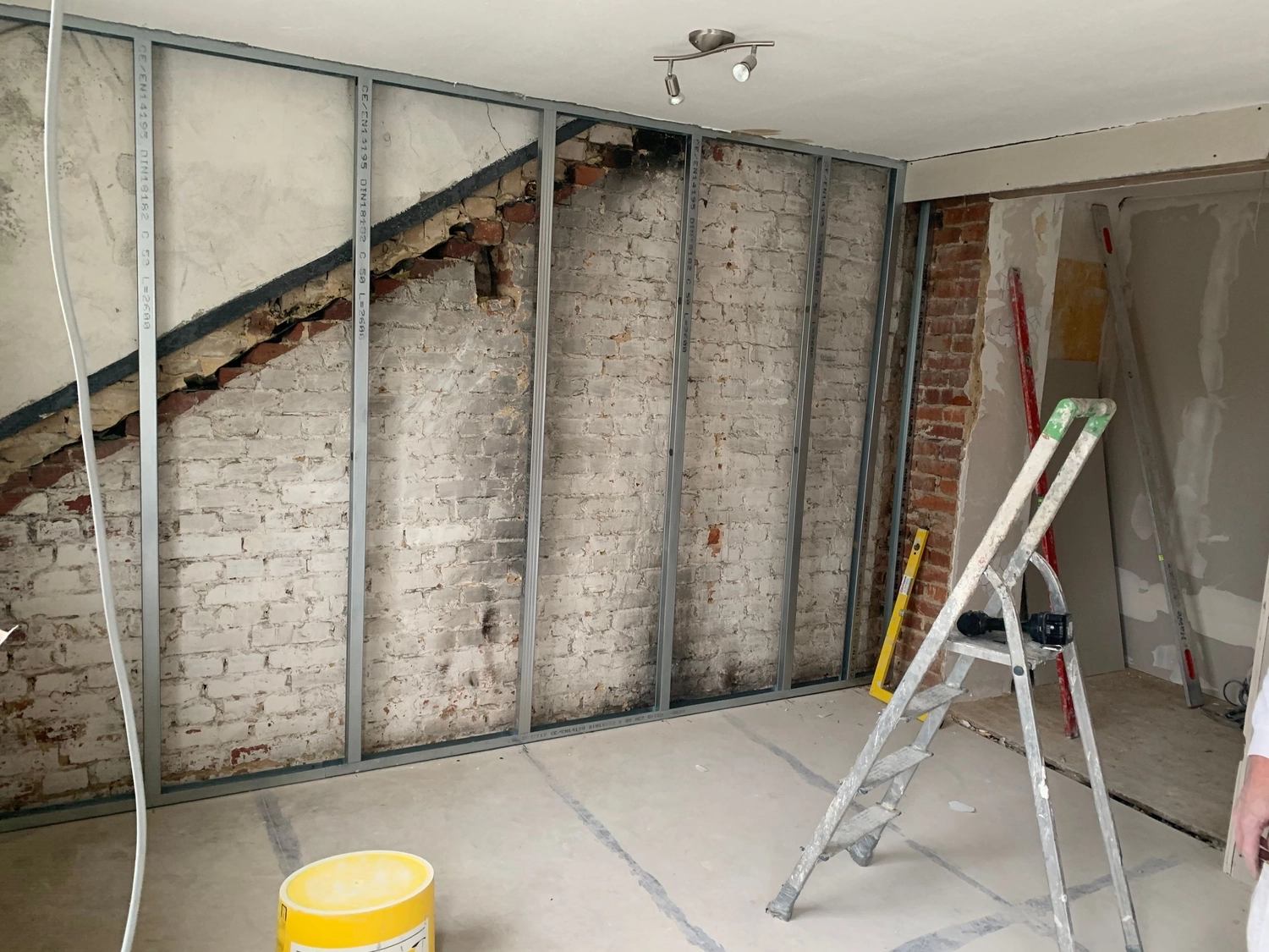 Bauunternehmung Gehlen - Sanierung, Fassade & Innenausbau - Trockenbau & Innenputz