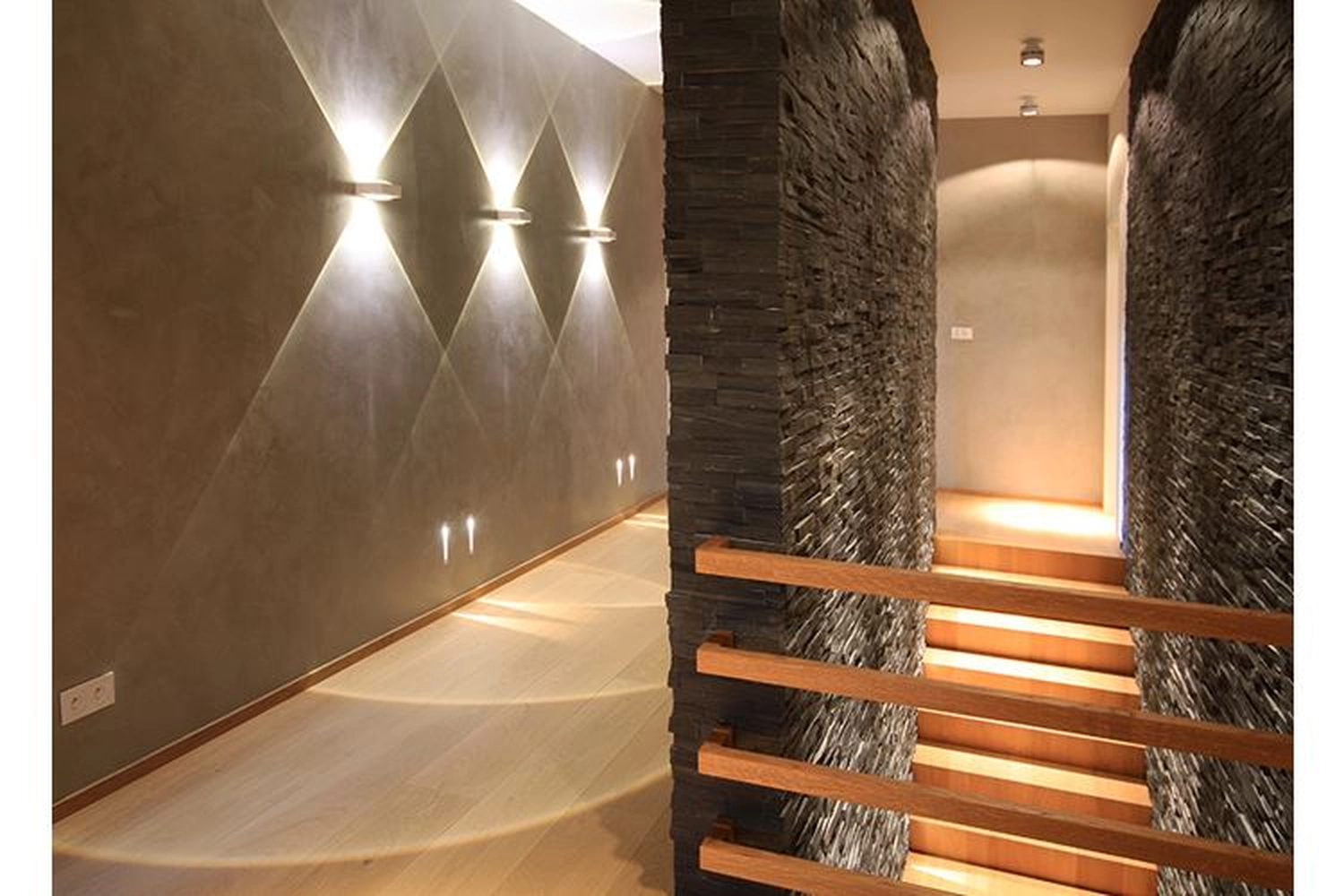 Bauunternehmung Gehlen - Sanierung, Fassade & Innenausbau - Wohlfühlräume – Bruchstein innen 2