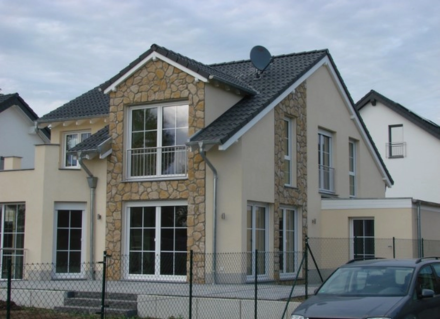 Bauunternehmung Gehlen - Sanierung, Fassade & Innenausbau - Exklusiver Bruchsteinlook für Ihre Fassade