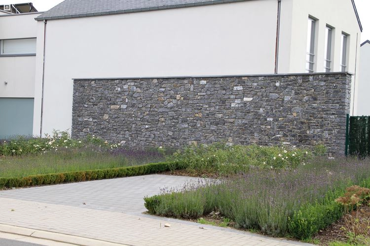 Bauunternehmung Gehlen - Sanierung, Fassade & Innenausbau - Exklusiver Bruchsteinlook für Ihre Fassade - verblender_naturstein_lancy