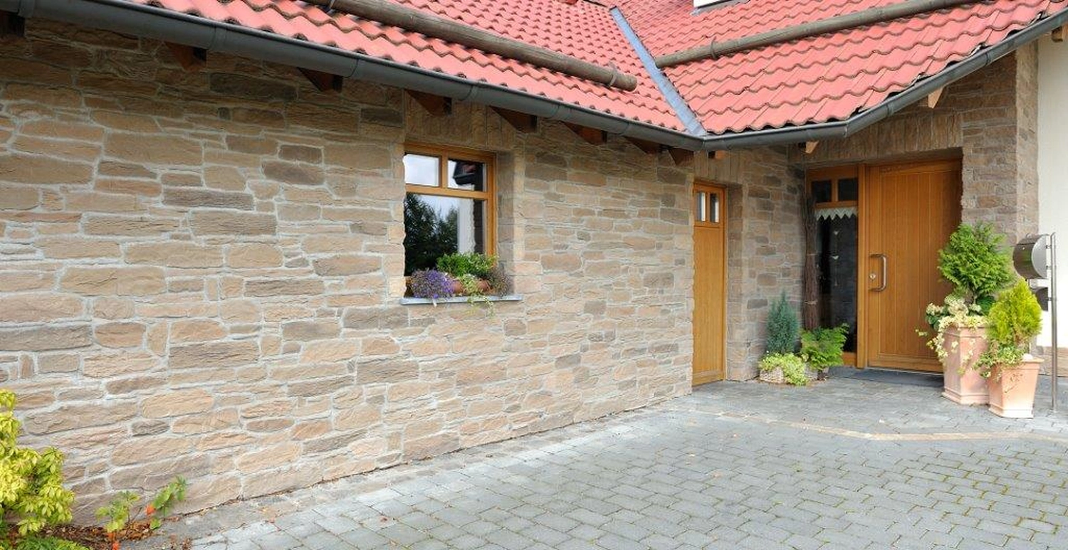 Bauunternehmung Gehlen - Sanierung, Fassade & Innenausbau - Exklusiver Bruchsteinlook für Ihre Fassade
