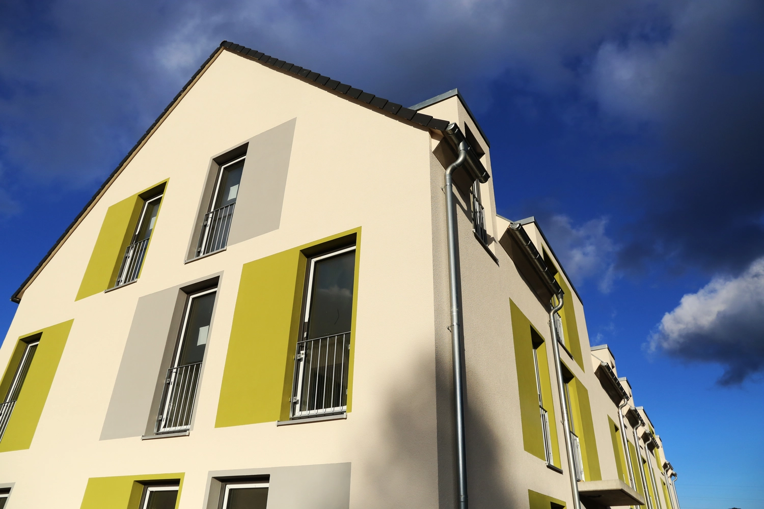 Bauunternehmung Gehlen - Sanierung, Fassade & Innenausbau - Haus